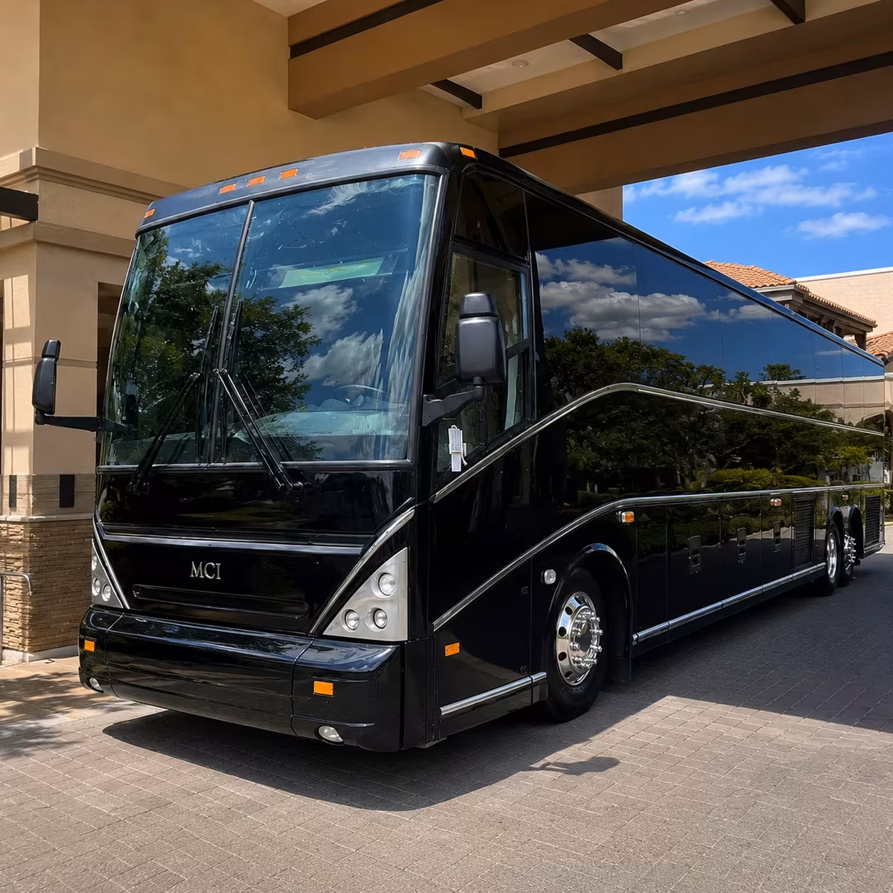 employee commuter bus rentals in santa barbara and goleta